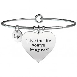 "Live the life you've imagined".- H. D. Thoreau -